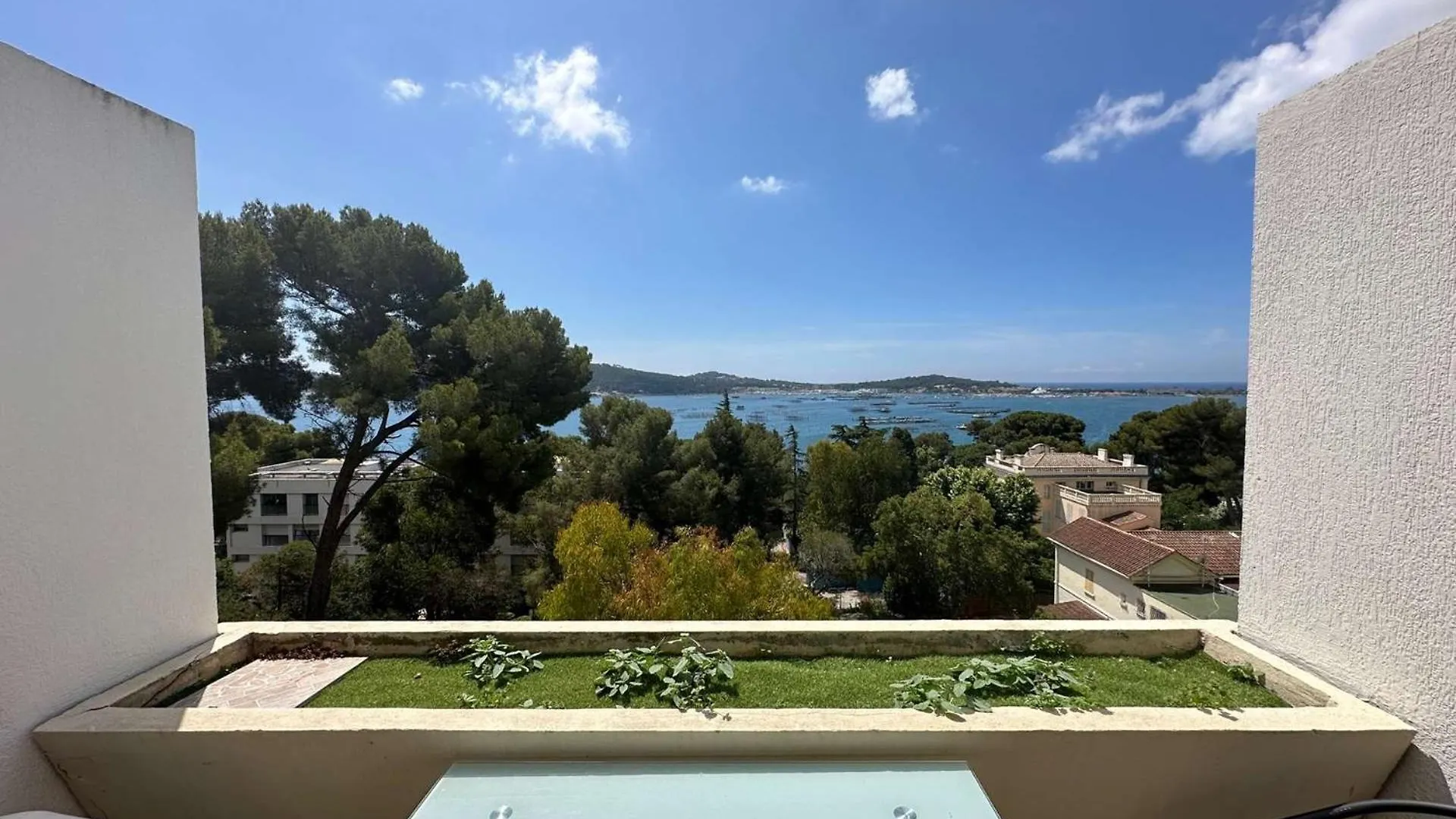 Apartment Superbe Vue Mer, Au Dernier Etage Avec Ascenseur, Residence Avec Piscine La Seyne-sur-Mer France